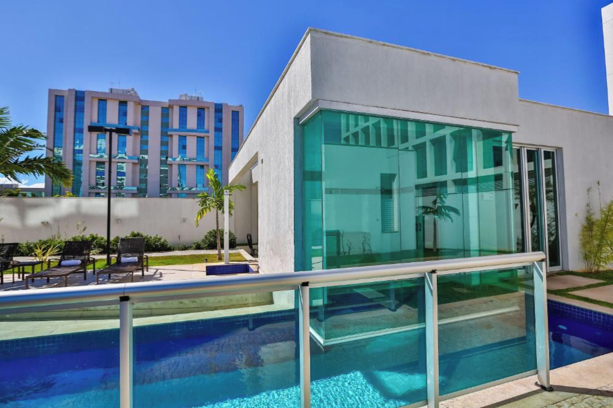 5 outdoor pools
