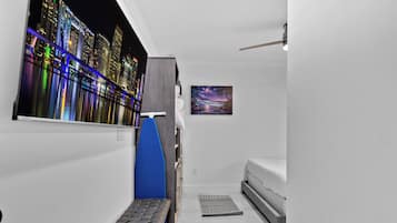 1 bedroom, iron/ironing board, internet, bed sheets