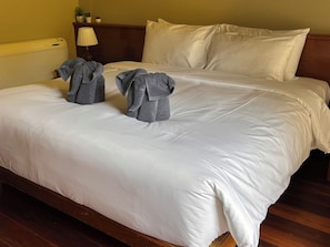 Deluxe Villa, Balcony, Garden View | Peti besi dalam bilik, Wi-fi percuma 