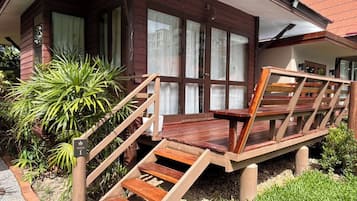 Villa Deluxe, balcón, vista al jardín | Detalle exterior