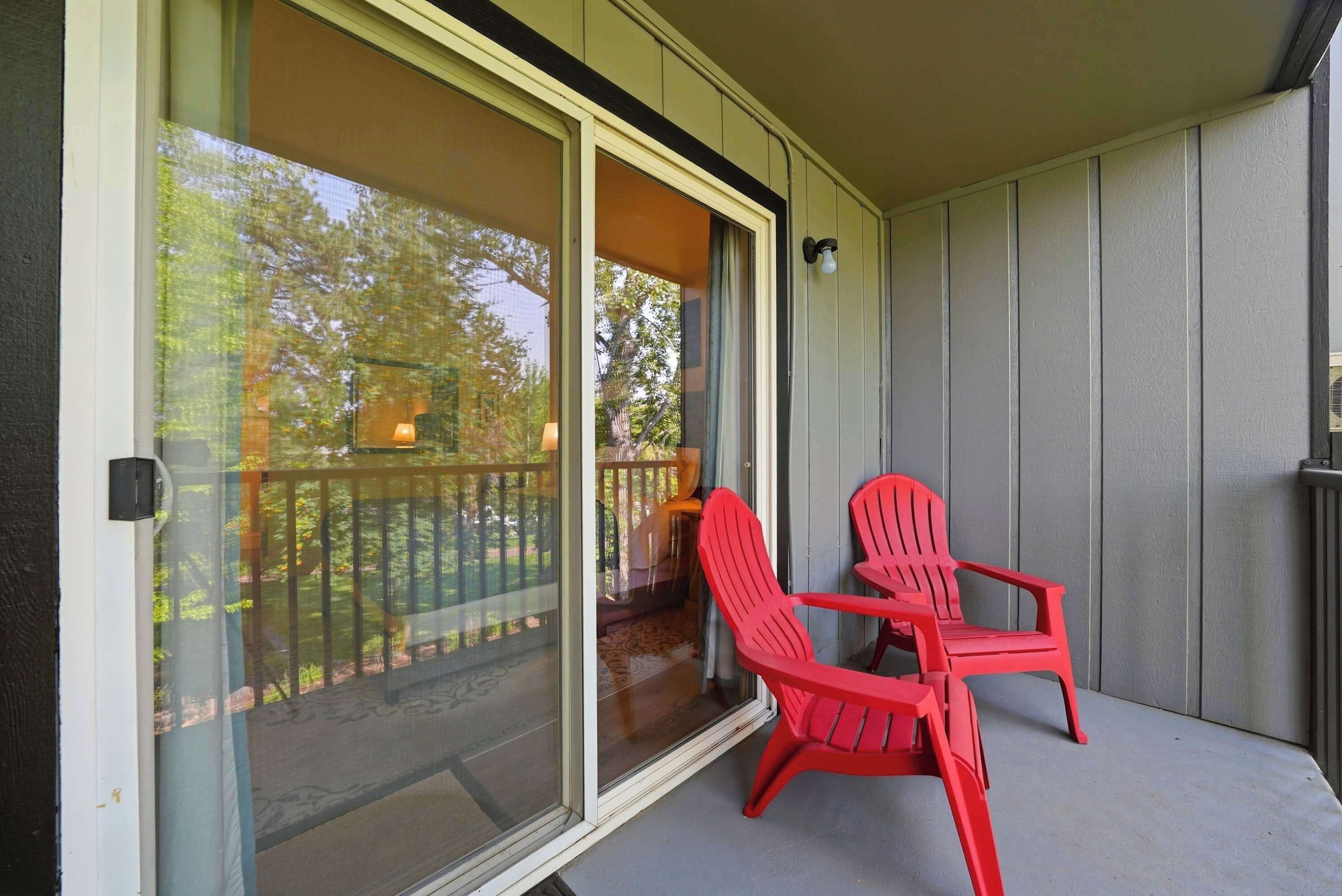 Condo, 1 Queen Bed with Sofa bed, Garden View (Cozy Condo by Downtown) | Terrace/patio