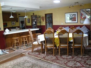 Dining - 3BR Ranch House with Pool, Shaded Yard, Peacocks & Creek (Sacramento)