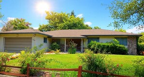 Exterior - 3BR Ranch House with Pool, Shaded Yard, Peacocks & Creek (Sacramento)