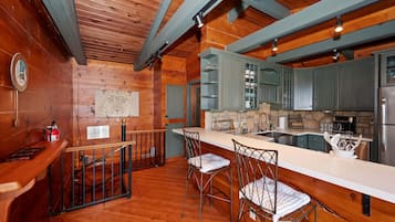 House, Multiple Beds (Sunsky at Skyforest) | Private kitchen