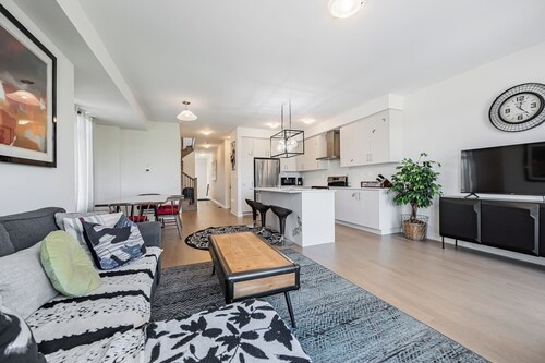 Luxury Home in Mississauga Rd & Steeles