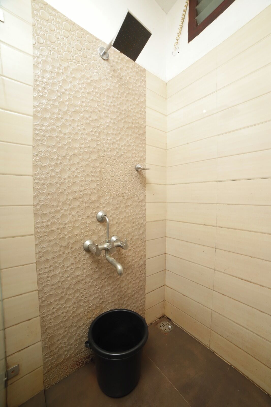 Family Room | Bathroom