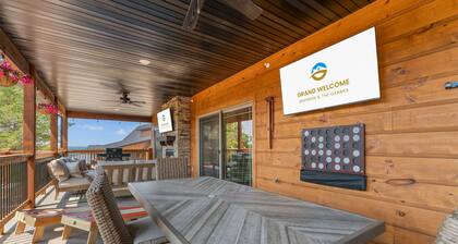 Great Outdoors Lodge - Hot Tub