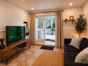 Living area - Le Rose Arthur A | Private Patio • Parking (Laval)