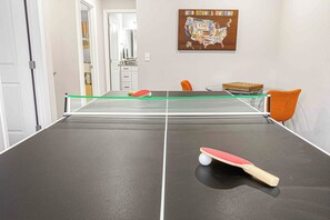 Games room - Asheville Oasis! 3BR home w/hot tub, fire pit, & game room only 6M from downtown (Asheville)