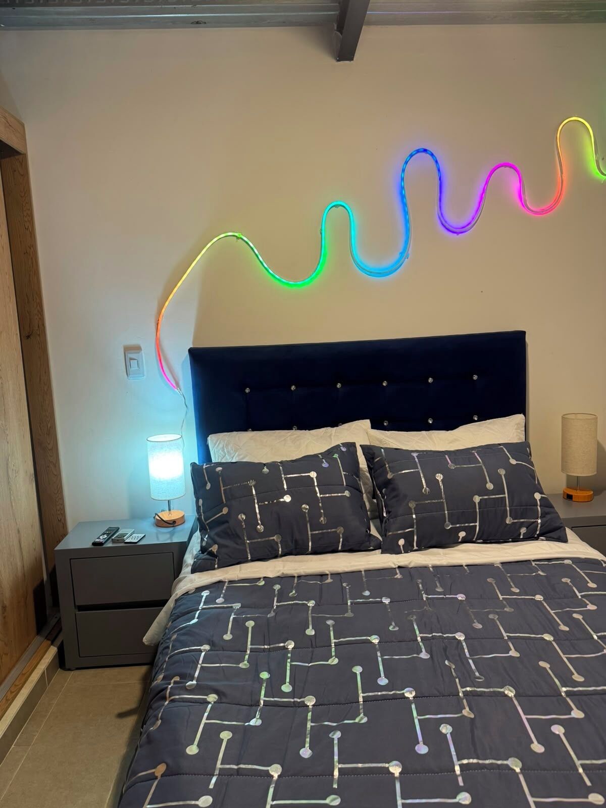 Internet, bed sheets