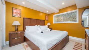 5 bedrooms, desk, iron/ironing board, WiFi (free)
