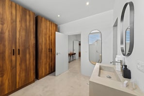 Shower, towels, toilet paper - Kas Leon (Willemstad)