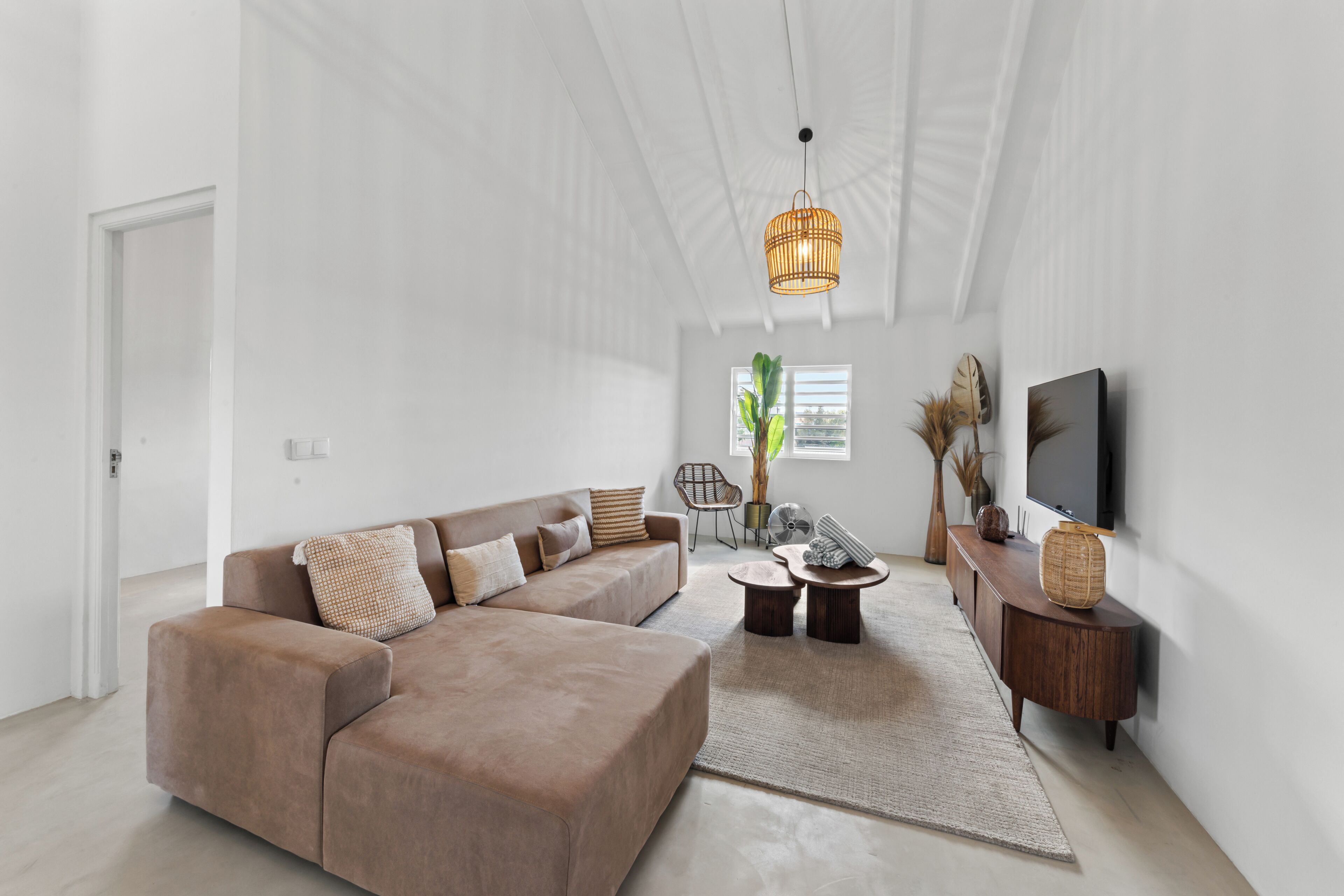 Luxury Penthouse, 2 Bedrooms, Balcony, City View | Living area