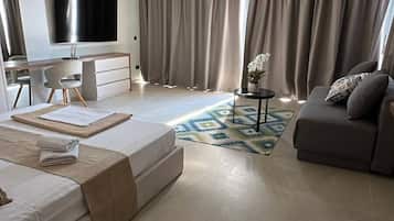 Deluxe Quadruple Room, Balcony, Sea View | Room amenity
