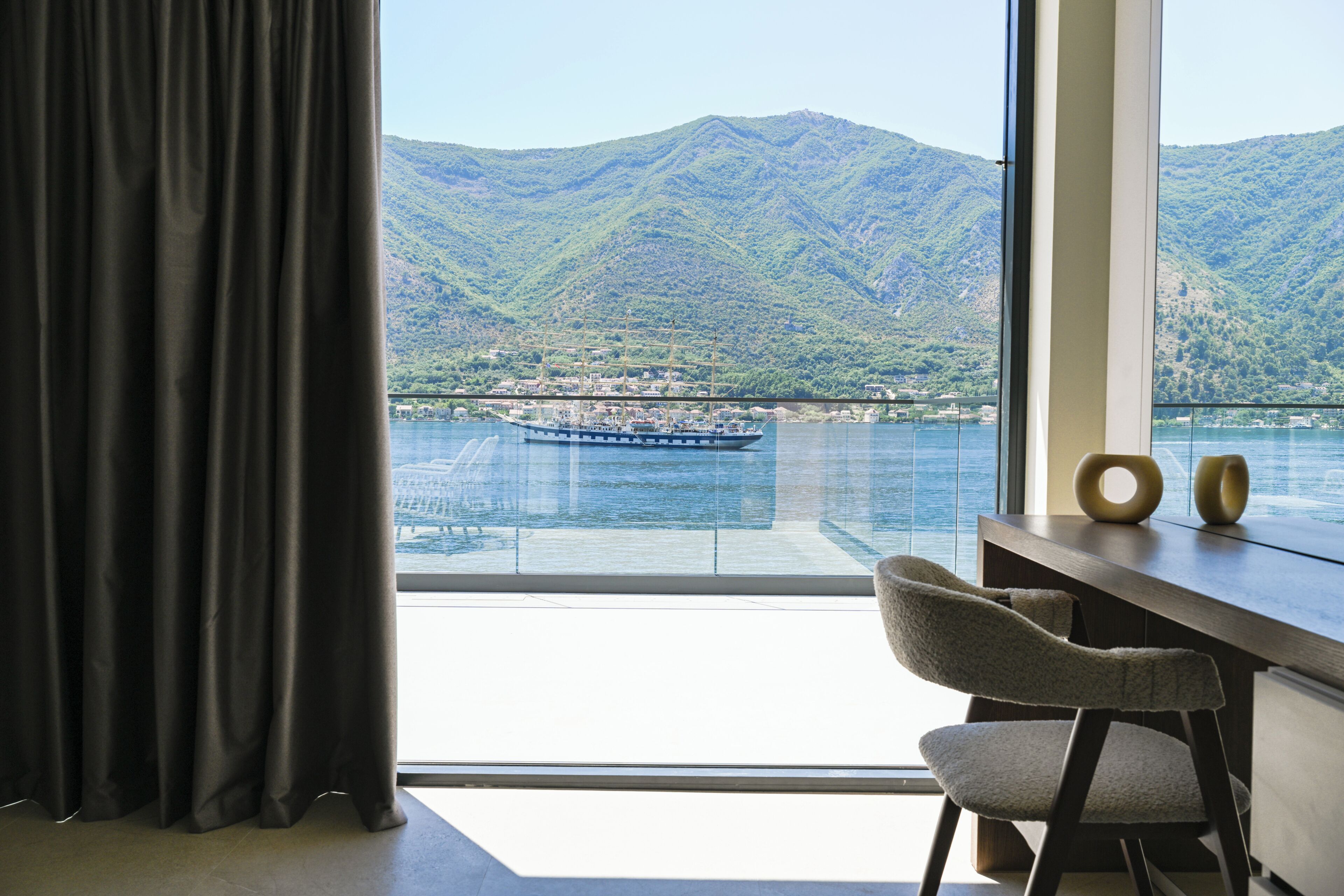 Habitación triple Deluxe, vistas al mar | Interior