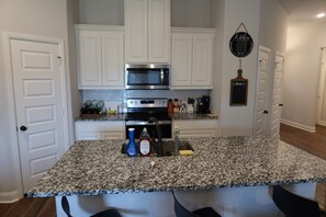 Private kitchen - Modern 3BR Home Near Hospital & Navarro College (Corsicana)
