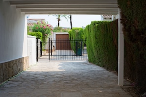 Property grounds - Casa Vista Montgo!:Charming villa with private swimming pool and panoramic view. (La Sella)