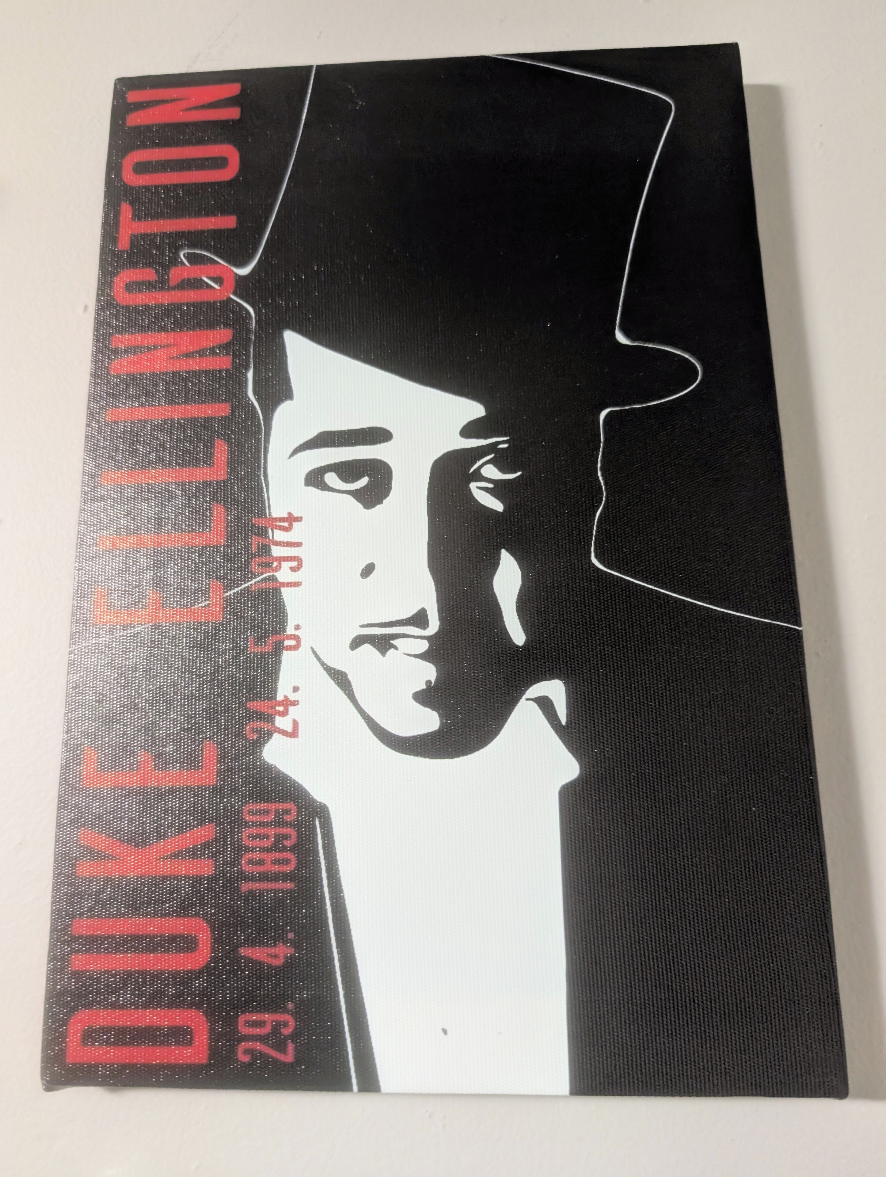 Kirjan kansi, jossa on otsikko ”Duke Ellington” ja vuosiluku ”1923”.