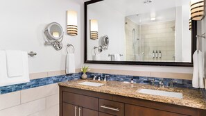 Bathroom - Marriott's Crystal Shores : Two bedroom villa, gulf front, 7 nights (Marco Island)