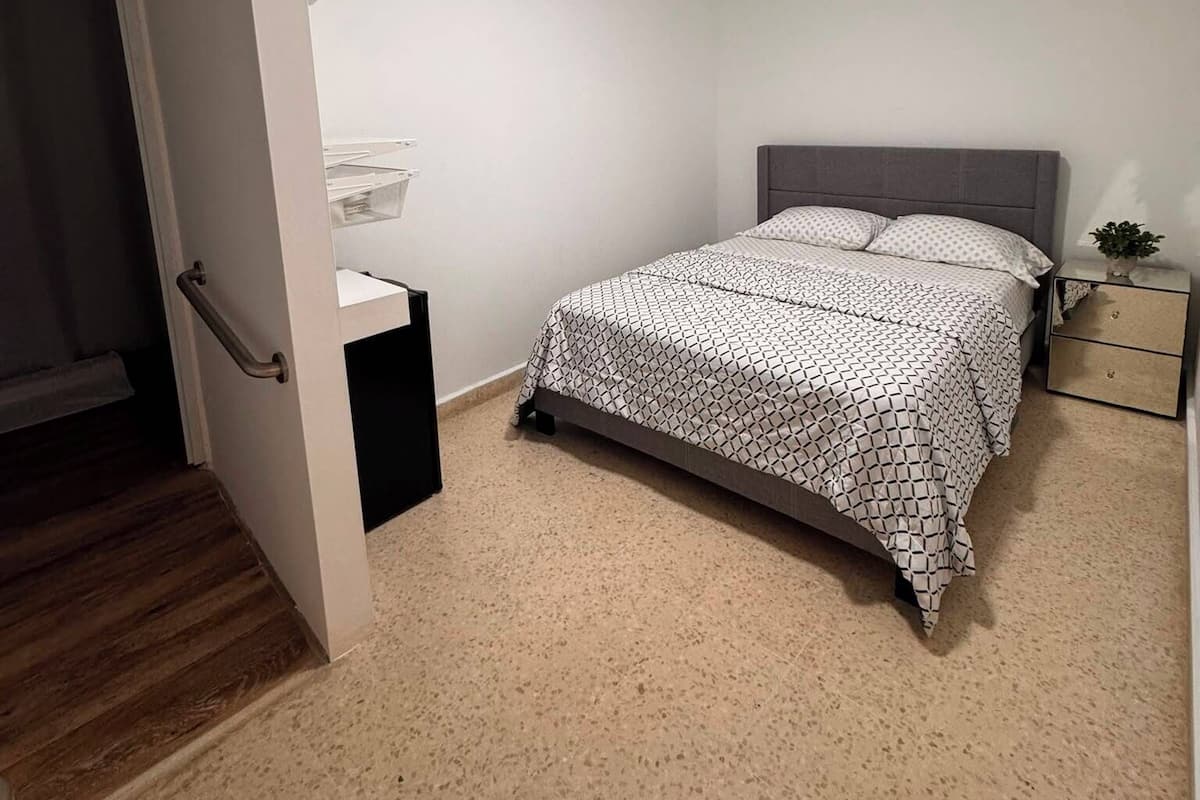Chambre Simple | Wi-Fi gratuit, draps fournis