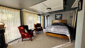 7 bedrooms, WiFi, bed sheets - LakeHouse7-bedroom house perfect for events and family fun near Sand Springs (Sand Springs)