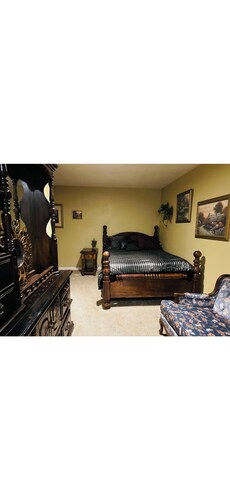 LakeHouse7-bedroom house perfect for events and family fun near Sand Springs