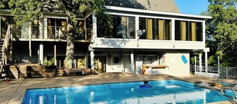 LakeHouse7-bedroom house perfect for events and family fun near Sand Springs