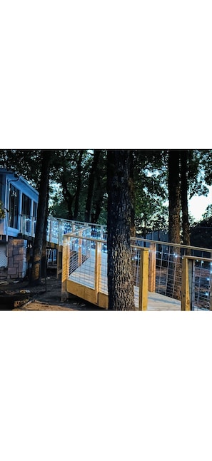 Property grounds - LakeHouse7-bedroom house perfect for events and family fun near Sand Springs (Sand Springs)