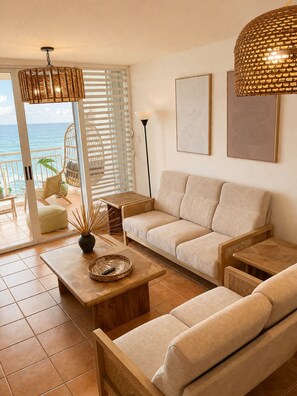 Living area - Ocean View 2-bedroom 2- bathroom apartment with AC in Rincon (Rincon)