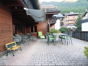 Outdoor dining - Paloma II, (Grächen), 1038 by Interhome (Grächen)