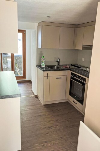Charmant appartement dans chalet rénové by Interhome