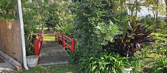 Self contained rooms in a relaxing farm, lots of views.
Pet-friendly