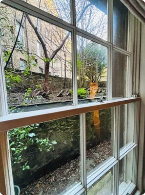 Interior - Charming 2 bed city garden flat in central Haymarket/ west end & parking (Edinburgh)