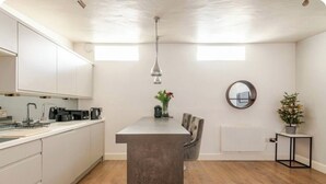 Unclassified image, 2 of 30, button - Charming 2 bed city garden flat in central Haymarket/ west end & parking (Edinburgh)