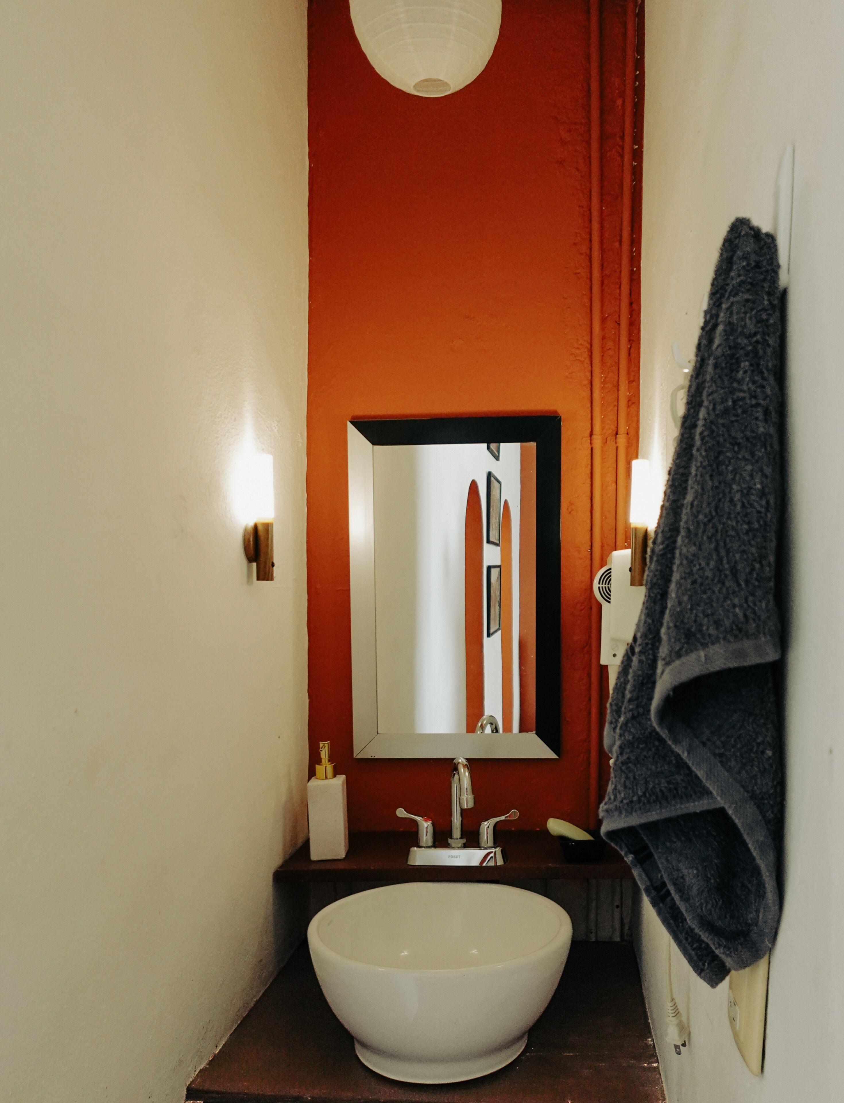 Serviettes fournies, savon, papier toilette