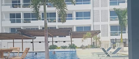 Outdoor pool, a heated pool