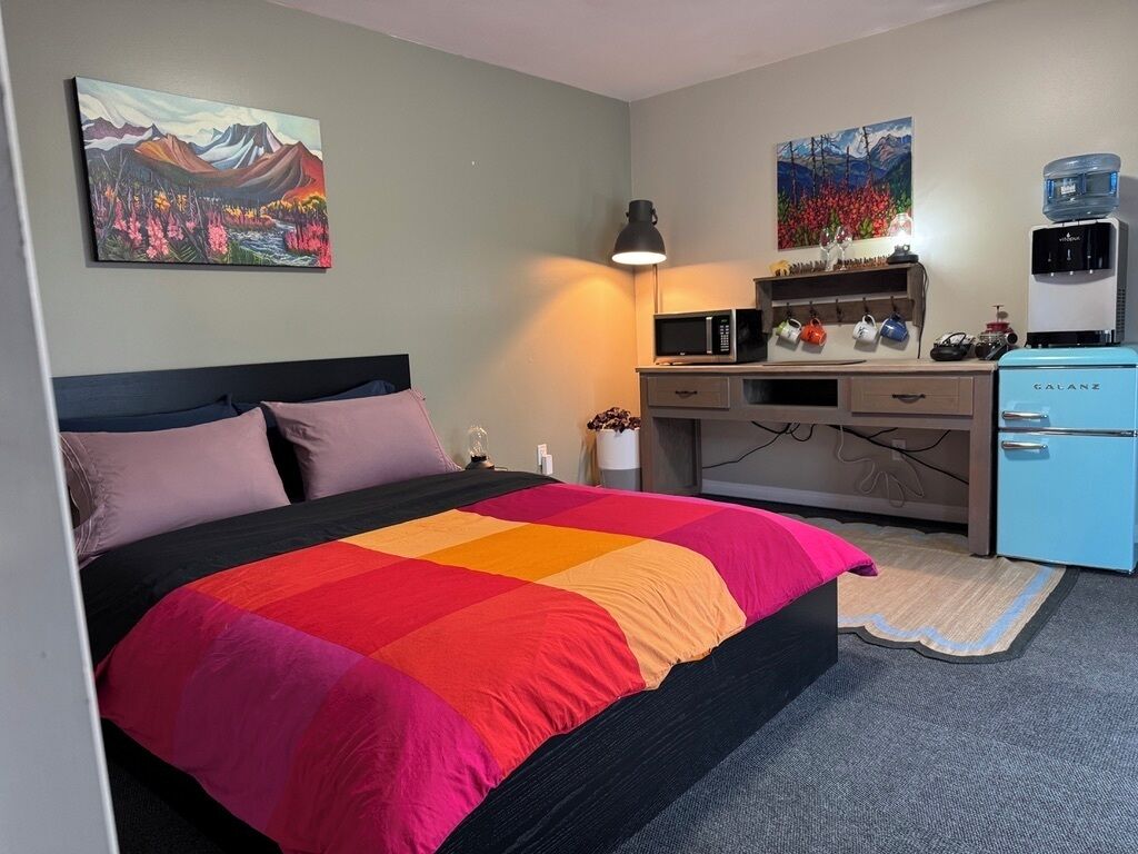 Premium Double Room | In-room safe, iron/ironing board, WiFi (free)