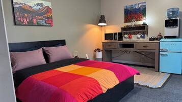Premium Double Room | In-room safe, iron/ironing board, WiFi (free)