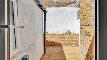 Familien-Studiosuite, Terrasse | Innenbereich