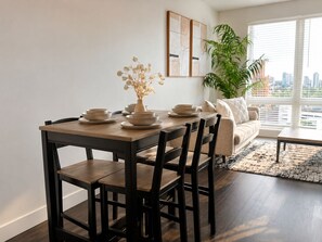 Dining - Midtown Atlanta Luxury with Pool, Gym & Skyline Views (Atlanta)