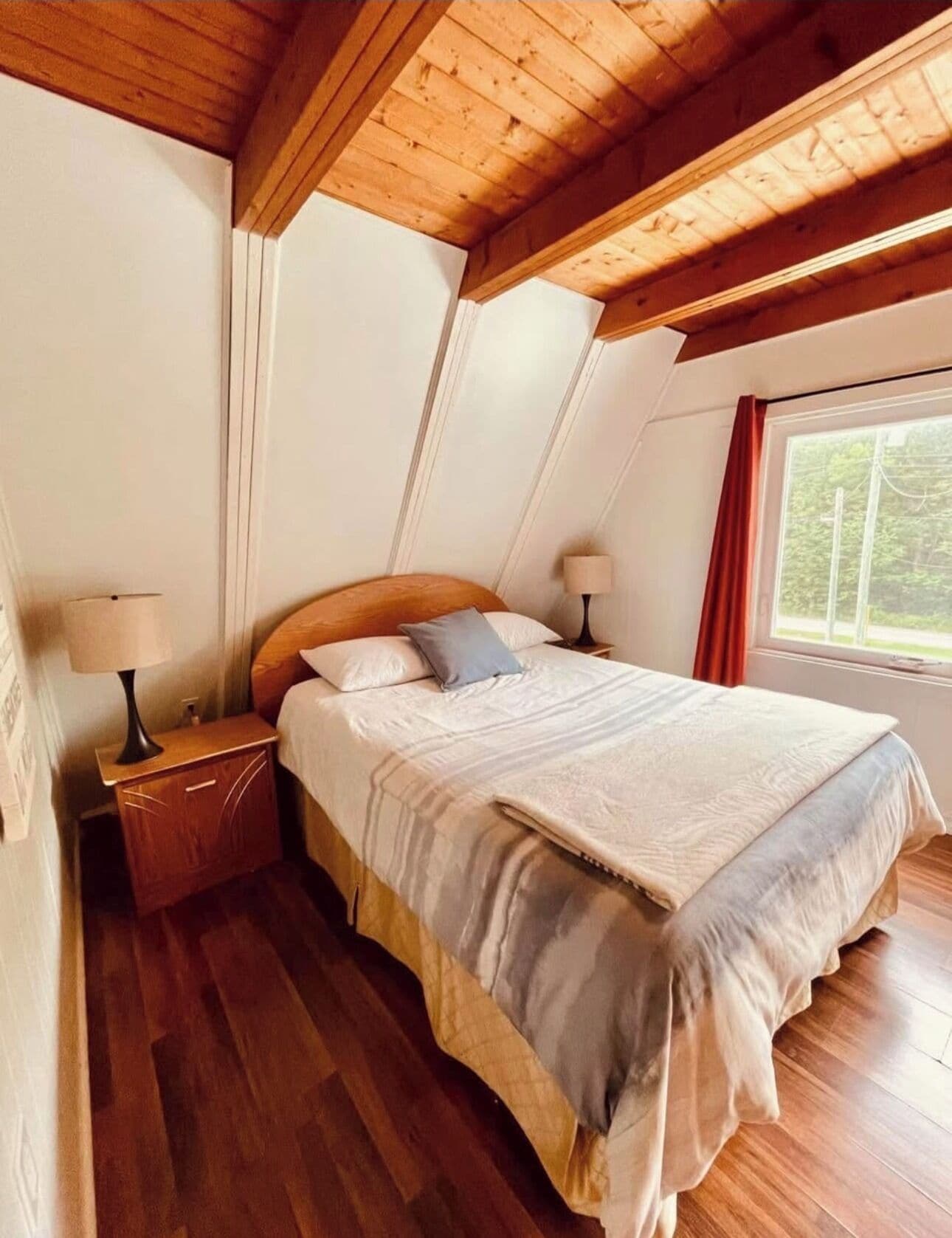 4 bedrooms, travel crib, WiFi (free)