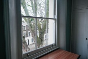 Double Room, City View | Interior