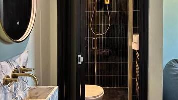 Double Room, City View | Bilik Mandi