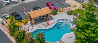 The Laughing Pointe - Lakeview