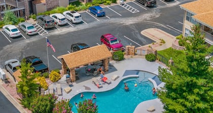 The Laughing Pointe - Lakeview