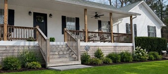 3 Bedroom Lakefront Retreat with Pool, Dock, and Hot Tub