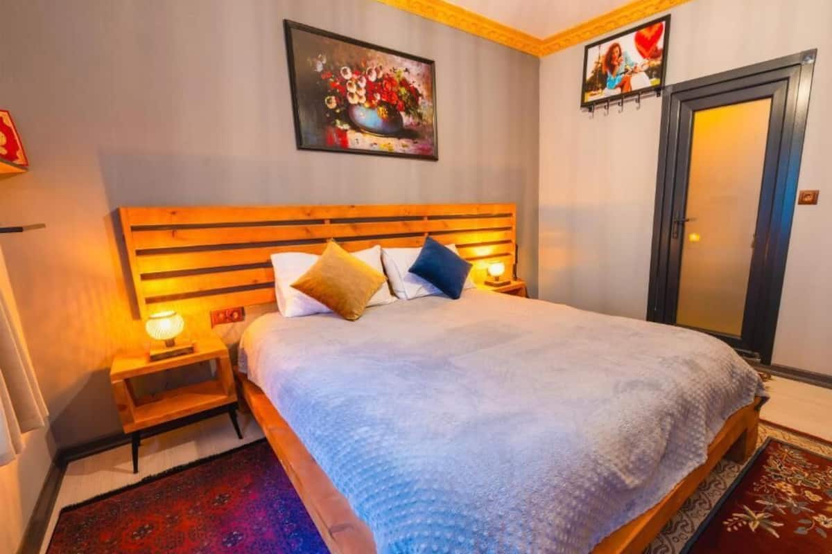 Deluxe dubbelrum - uteplats - utsikt mot bergen | Minibar med vissa gratis produkter och värdeförvaringsskåp på rummet
