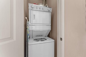 Apartamento, varias camas (Yakov's Pointe) | Lavandería