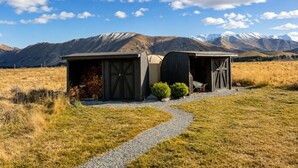 Exterior - Pedalfish Cottages: Eclipse (Twizel)