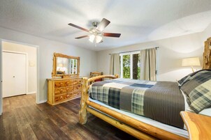 5 bedrooms, desk, laptop workspace, individually decorated